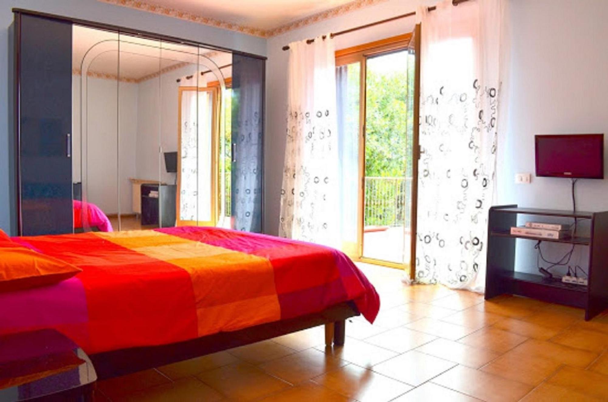B&B Le Tre Rose Di Maria Pedara Kültér fotó