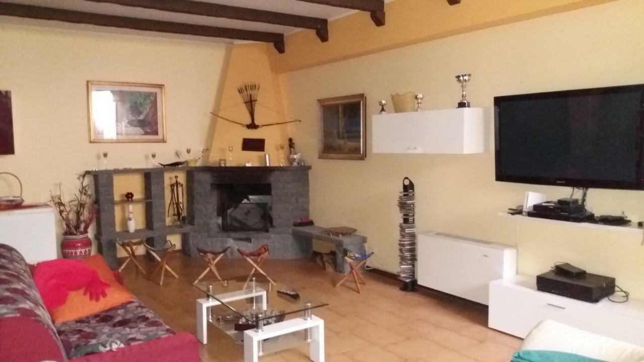 B&B Le Tre Rose Di Maria Pedara Kültér fotó